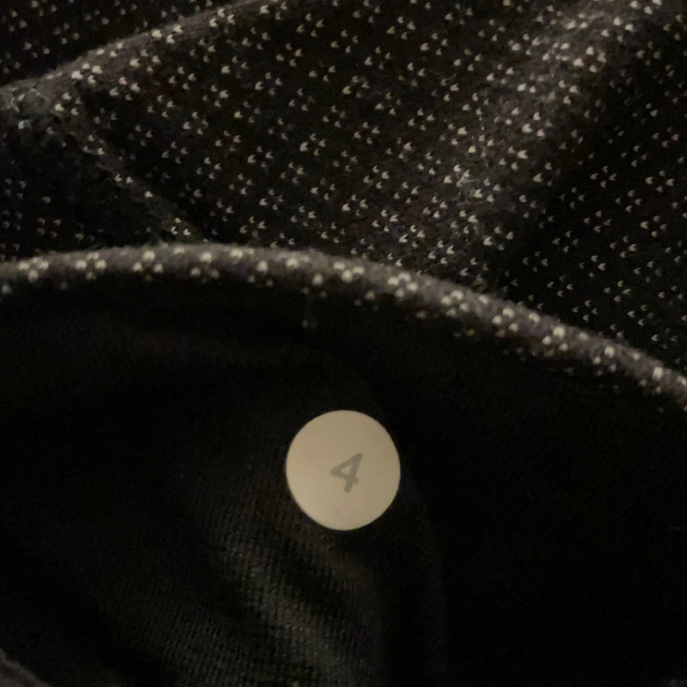 Lululemon black leggings size 4 - Picture 2 of 5